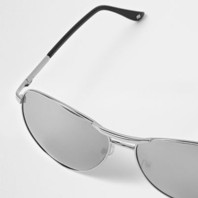 Silver mirror aviator sunglasses